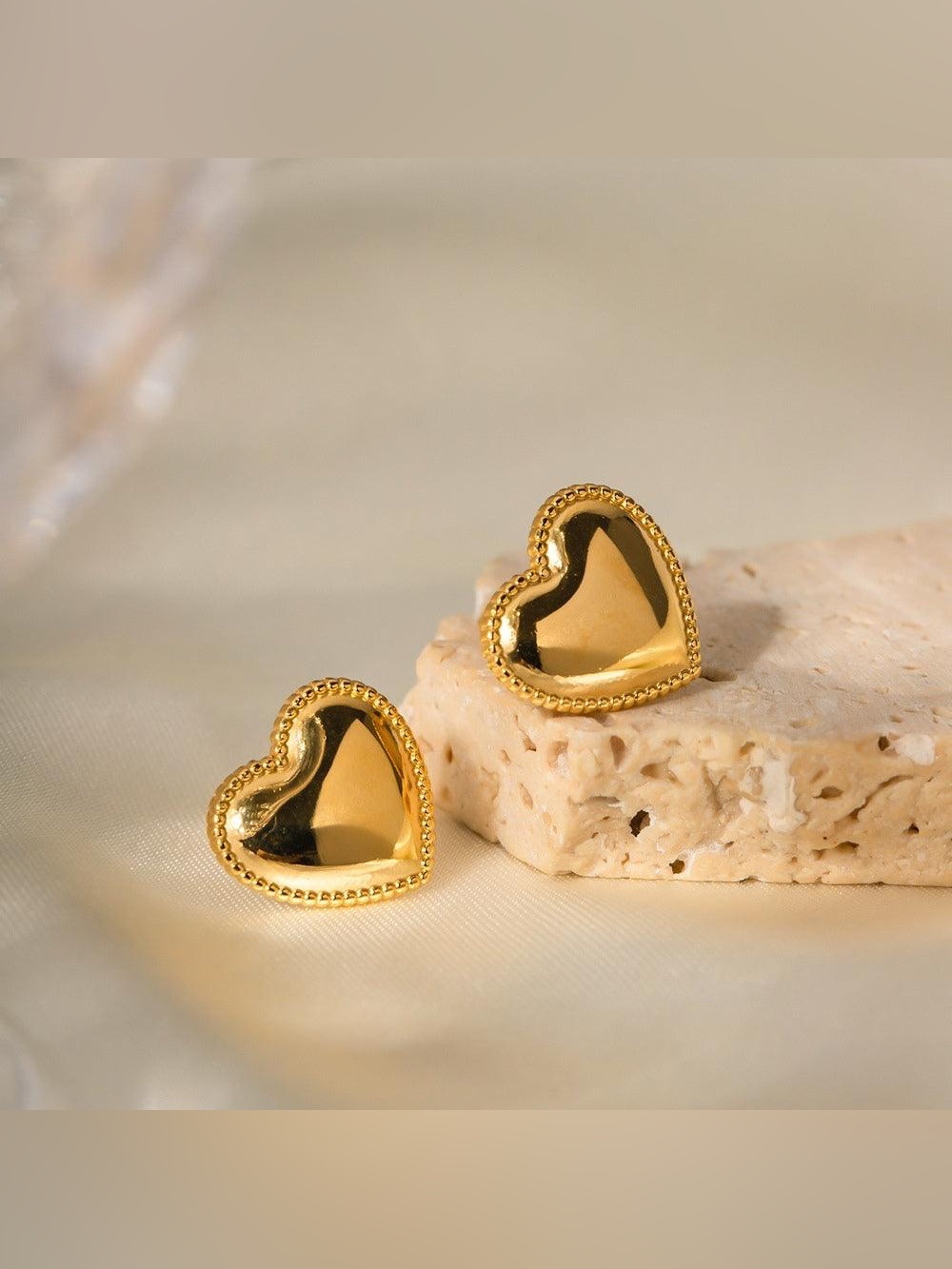 Oceanus GOLDEN EMBRACE STUDS